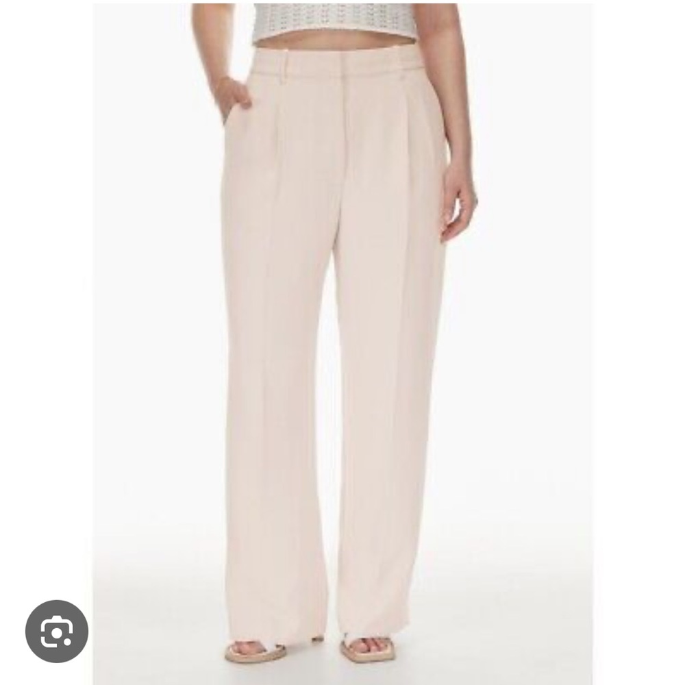Aritzia effortless pants size 4